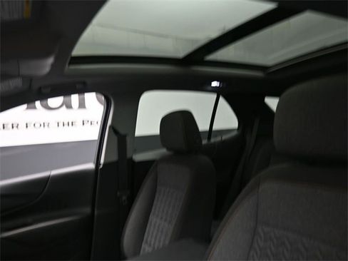 Used 2022 Chevrolet Equinox LT image 17