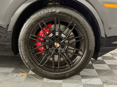 Certified 2025 Porsche Cayenne S image 14