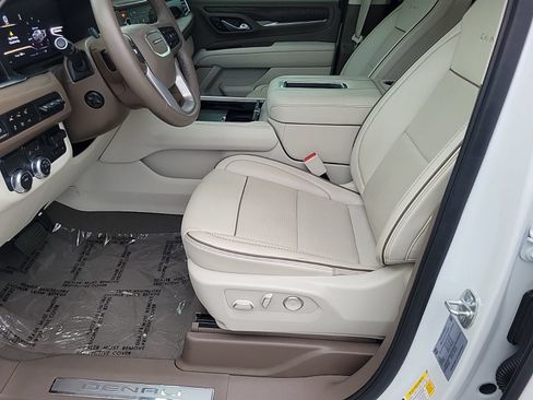 Used 2024 GMC Yukon Denali w/ Advanced Technology Package RWD image 12