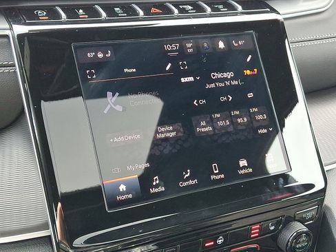 Certified 2025 Jeep Grand Cherokee Altitude image 17