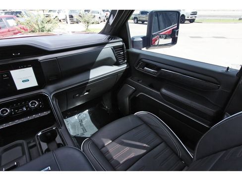 Used 2025 GMC Sierra 2500 AT4X AWD/4WD image 13