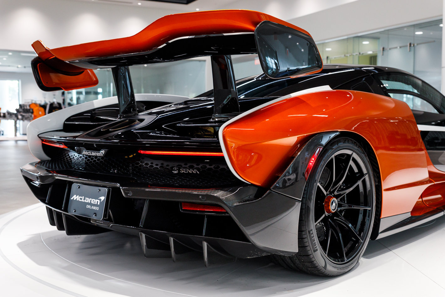 Used 2019 McLaren Senna RWD image 31