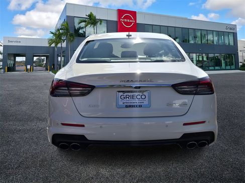 Used 2022 Maserati Quattroporte Modena image 6