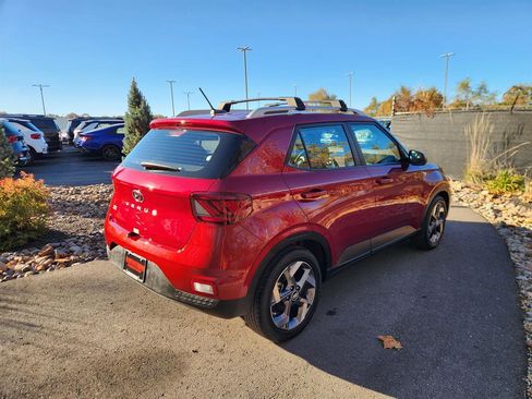 Certified 2024 Hyundai Venue Limited image 5