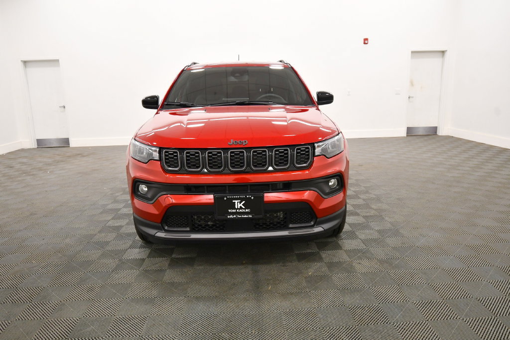 Used 2026 Jeep Compass Latitude AWD/4WD image 11