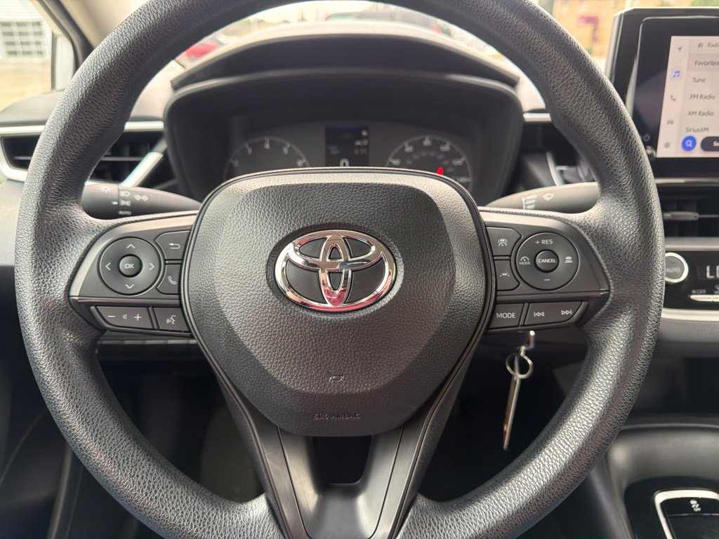 Used 2025 Toyota Corolla LE FWD image 63