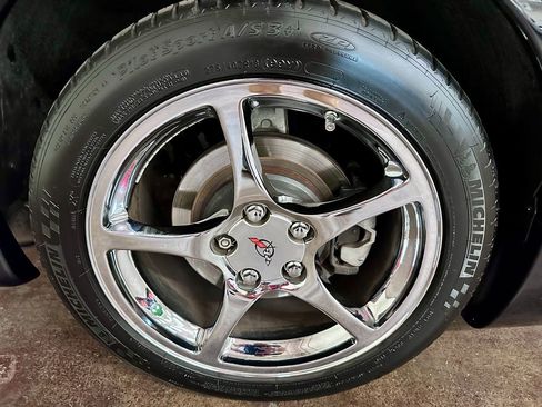 Used 2004 Chevrolet Corvette Convertible w/ Preferred Equipment Group image 30