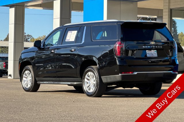 Used 2025 Chevrolet Suburban LS RWD image 8