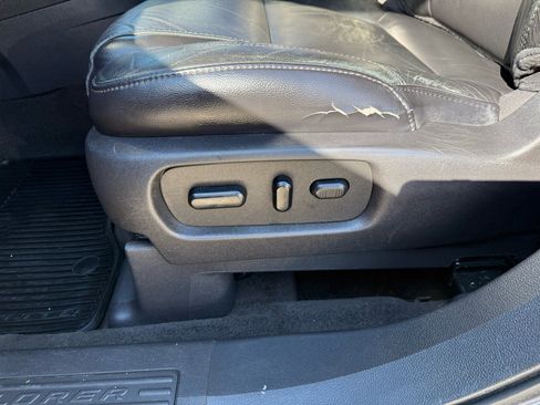 Used 2013 Ford Explorer XLT image 12