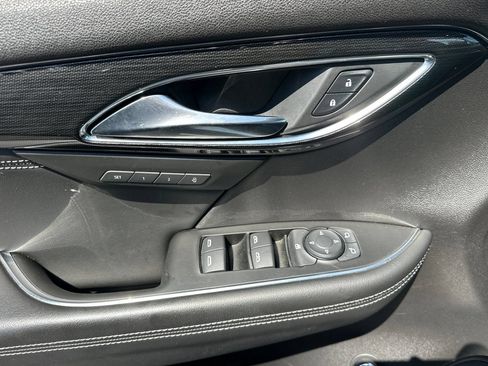 Used 2023 Buick Envision Essence FWD image 12