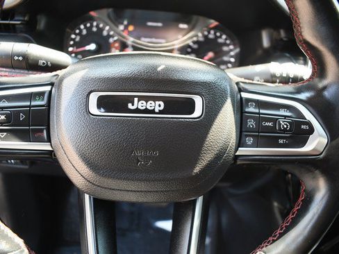 Used 2022 Jeep Compass Trailhawk w/ Trailhawk Convenience Group AWD/4WD image 30