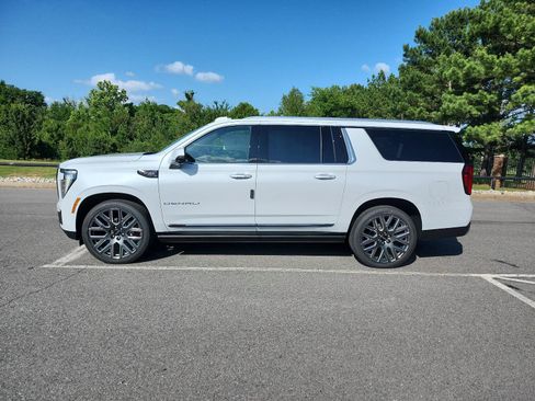 New 2026 GMC Yukon XL Denali Ultimate AWD/4WD image 2