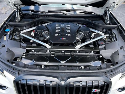 Certified 2024 BMW X7 M60i w/ Executive Package AWD/4WD image 32