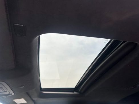 Used 2024 GMC Sierra 1500 Denali Ultimate image 32