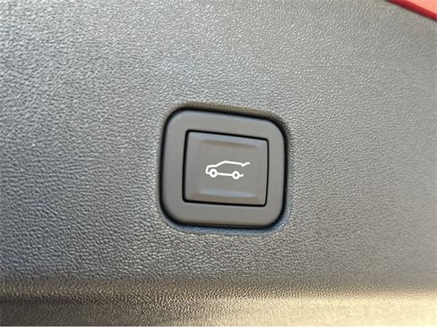 New 2025 Cadillac Optiq Sport 1 image 32