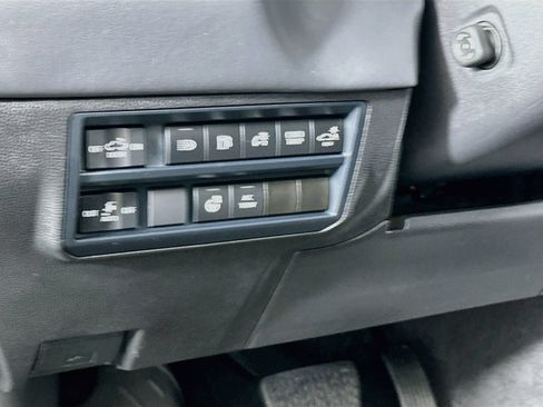 Used 2025 Toyota Tundra Platinum AWD/4WD image 10