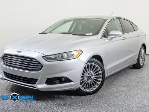 Used 2016 Ford Fusion Titanium FWD image 3