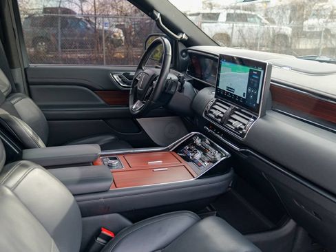 Used 2023 Lincoln Navigator L Reserve AWD/4WD image 38