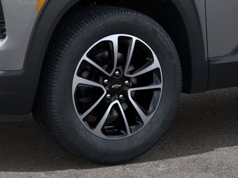 New 2026 Chevrolet TrailBlazer LT w/ Convenience Package FWD image 9