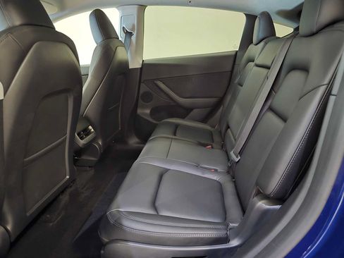 Used 2023 Tesla Model Y Long Range AWD/4WD image 27