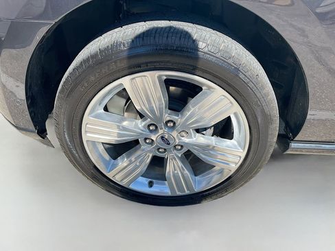 Used 2024 Ford Expedition Platinum AWD/4WD image 35