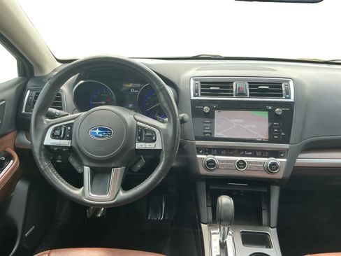 Used 2017 Subaru Outback 2.5i Touring w/ Popular Package #5A AWD/4WD image 10