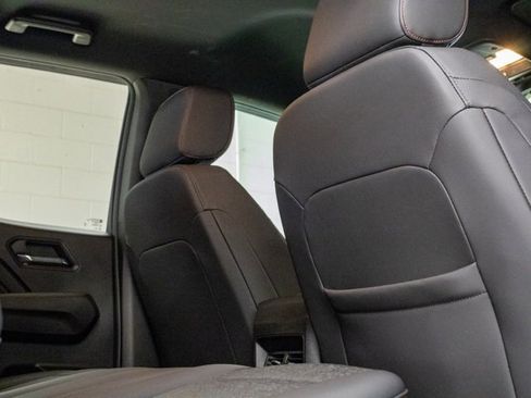 Used 2024 Chevrolet Colorado Z71 w/ Z71 Convenience Package 2 image 6