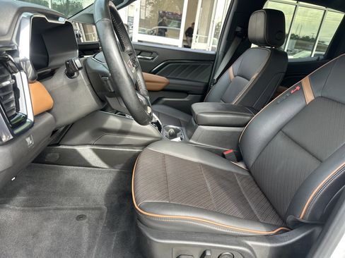 Used 2023 GMC Canyon AT4 w/ AT4 Premium Package image 10