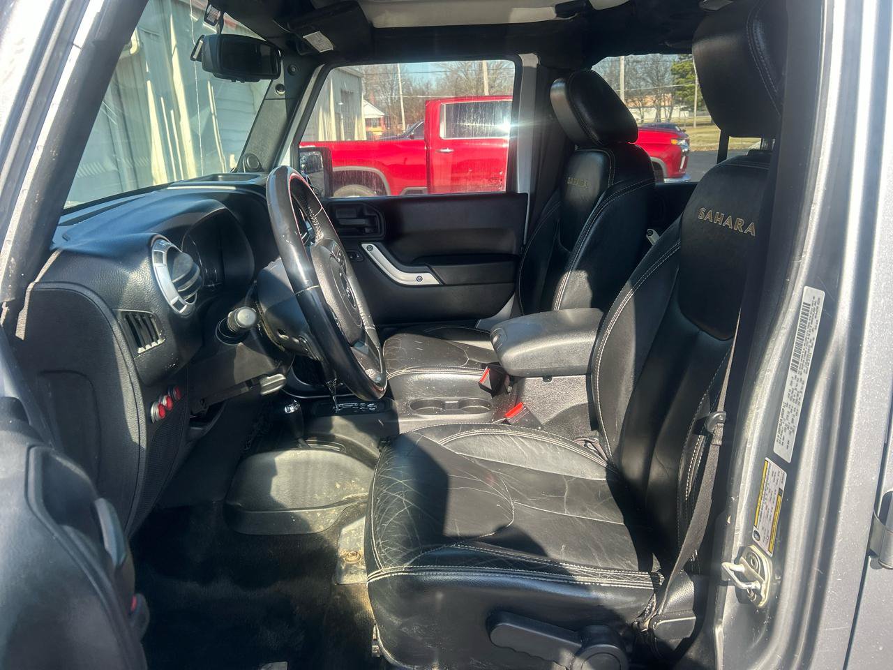 Used 2013 Jeep Wrangler Unlimited Sahara w/ Dual Top Group AWD/4WD image 8