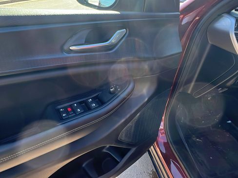 Certified 2024 Jeep Grand Cherokee L Laredo image 15