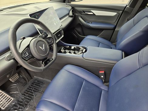 Used 2023 VinFast VF 8 Plus image 14