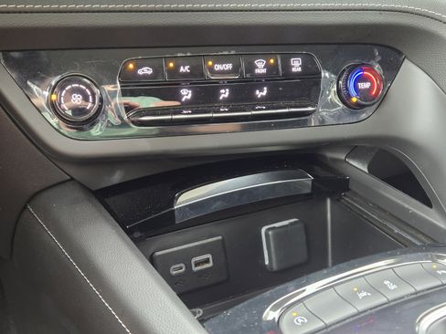Used 2023 Buick Envision Preferred FWD image 26