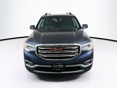 Used 2018 GMC Acadia SLT FWD image 2