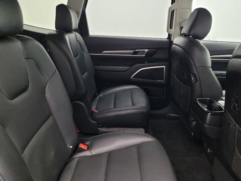 Used 2021 Kia Telluride S FWD image 19