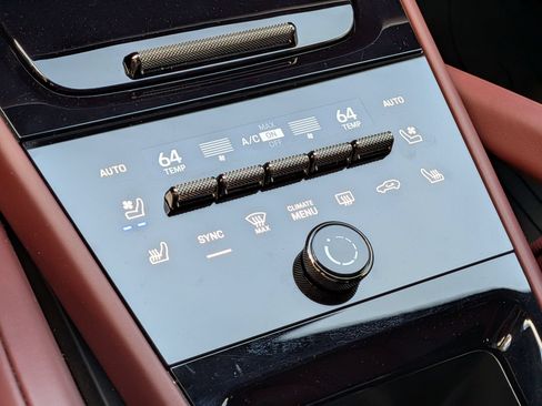Certified 2025 Porsche Cayenne Turbo AWD/4WD image 17