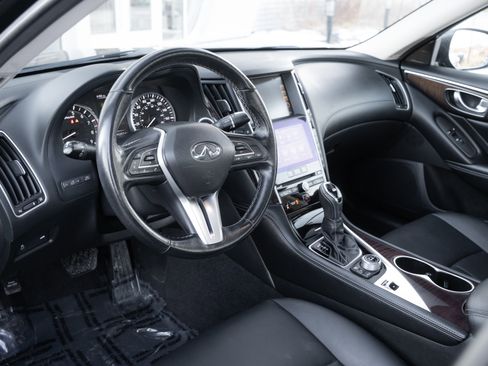 Used 2018 INFINITI Q50 Luxe w/ Essential Package (3.0T Luxe) image 10