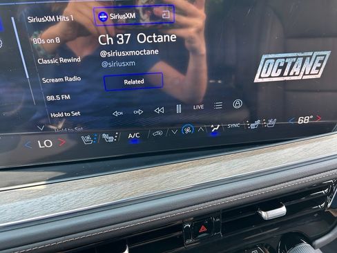Used 2025 Chevrolet Tahoe High Country AWD/4WD image 37