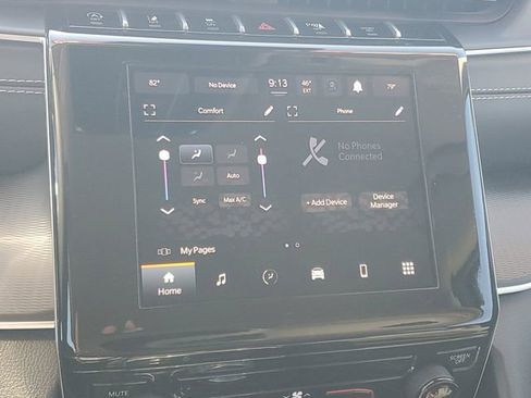 Used 2024 Jeep Grand Cherokee Laredo image 21