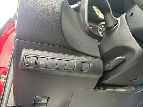 Used 2020 Toyota Corolla LE image 26