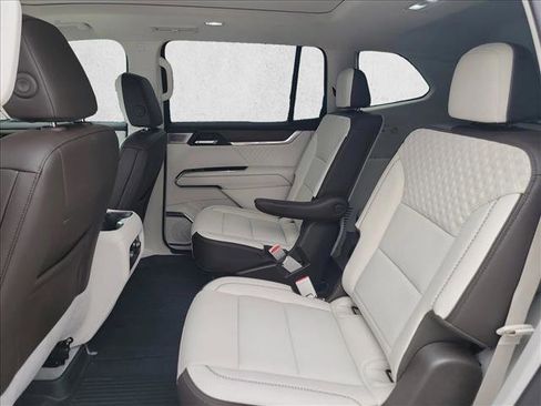 Used 2024 GMC Acadia Denali w/ Super Cruise Package image 14