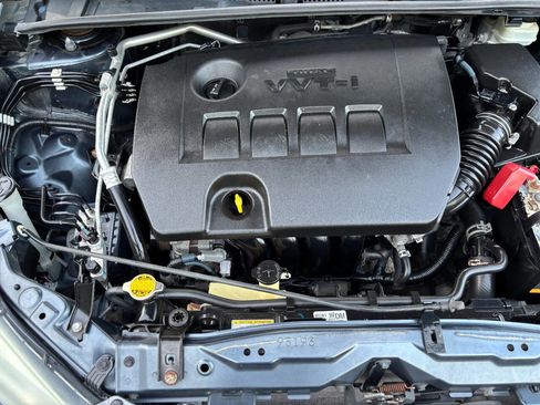 Used 2015 Toyota Corolla LE FWD image 12
