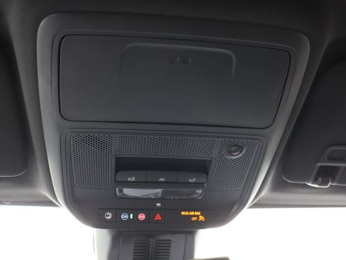 New 2027 Chevrolet Equinox LT w/ Convenience Package II FWD image 22