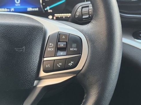 Used 2024 Ford Explorer XLT w/ Equipment Group 202A image 9
