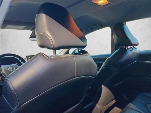 Used 2023 Toyota Camry SE image 10