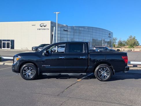 Certified 2021 Nissan Titan SV w/ SV Convenience Package image 3