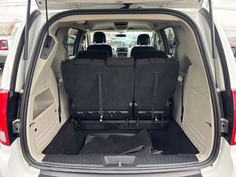 Used 2016 Dodge Grand Caravan SXT image 56