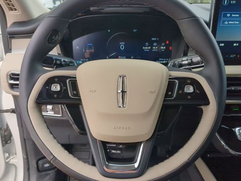 New 2026 Lincoln Corsair Premiere FWD image 13