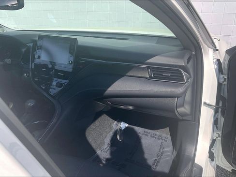 Used 2024 Toyota Camry XSE w/ Navigation Package image 21