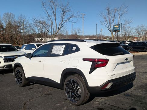 New 2026 Chevrolet Trax RS w/ Driver Confidence Package image 6