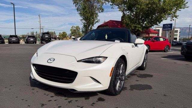 Used 2023 MAZDA MX-5 Miata Grand Touring RWD image 5